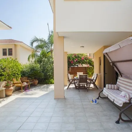 Willa Enalos “less Than 1 Minute Walk To The Beach” 99 *