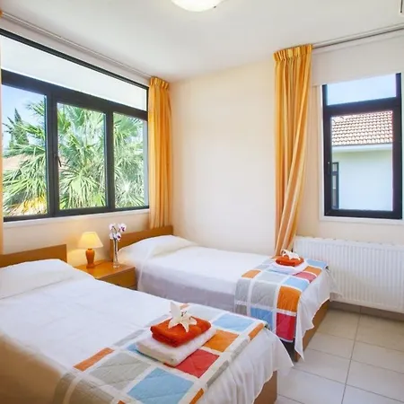 Enalos “less Than 1 Minute Walk To The Beach” 99 Βίλα