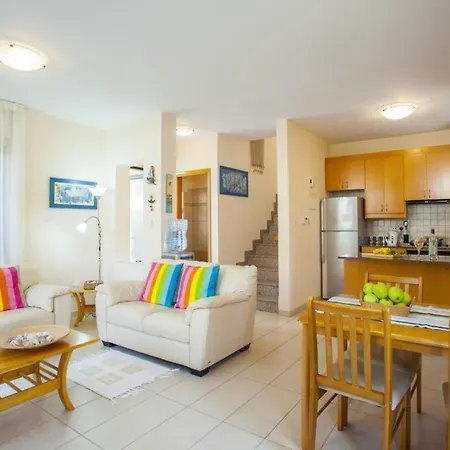 Βίλα Enalos “less Than 1 Minute Walk To The Beach” 99 *