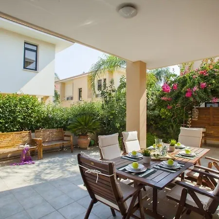 Enalos “less Than 1 Minute Walk To The Beach” 99 * Pila